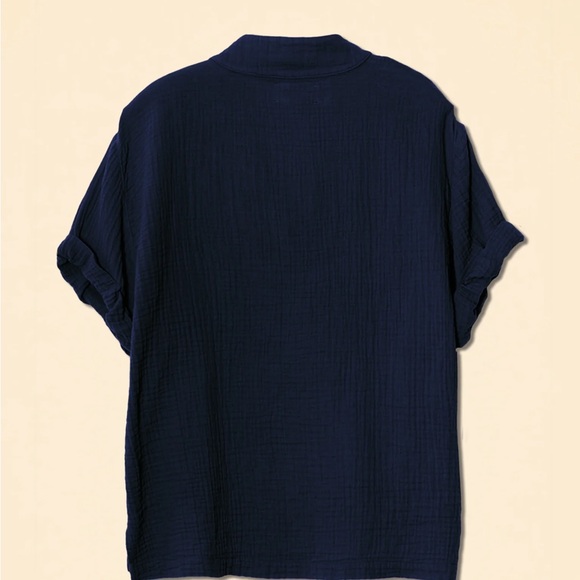 XiRENA Black Cuffed Sleeve Blouse with Mandarin Collar - Picture 4 of 5